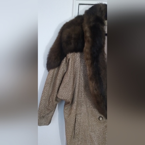 🦊 Vintage Leather Coat with Real Mink Fur Collar - Picture 6 of 11